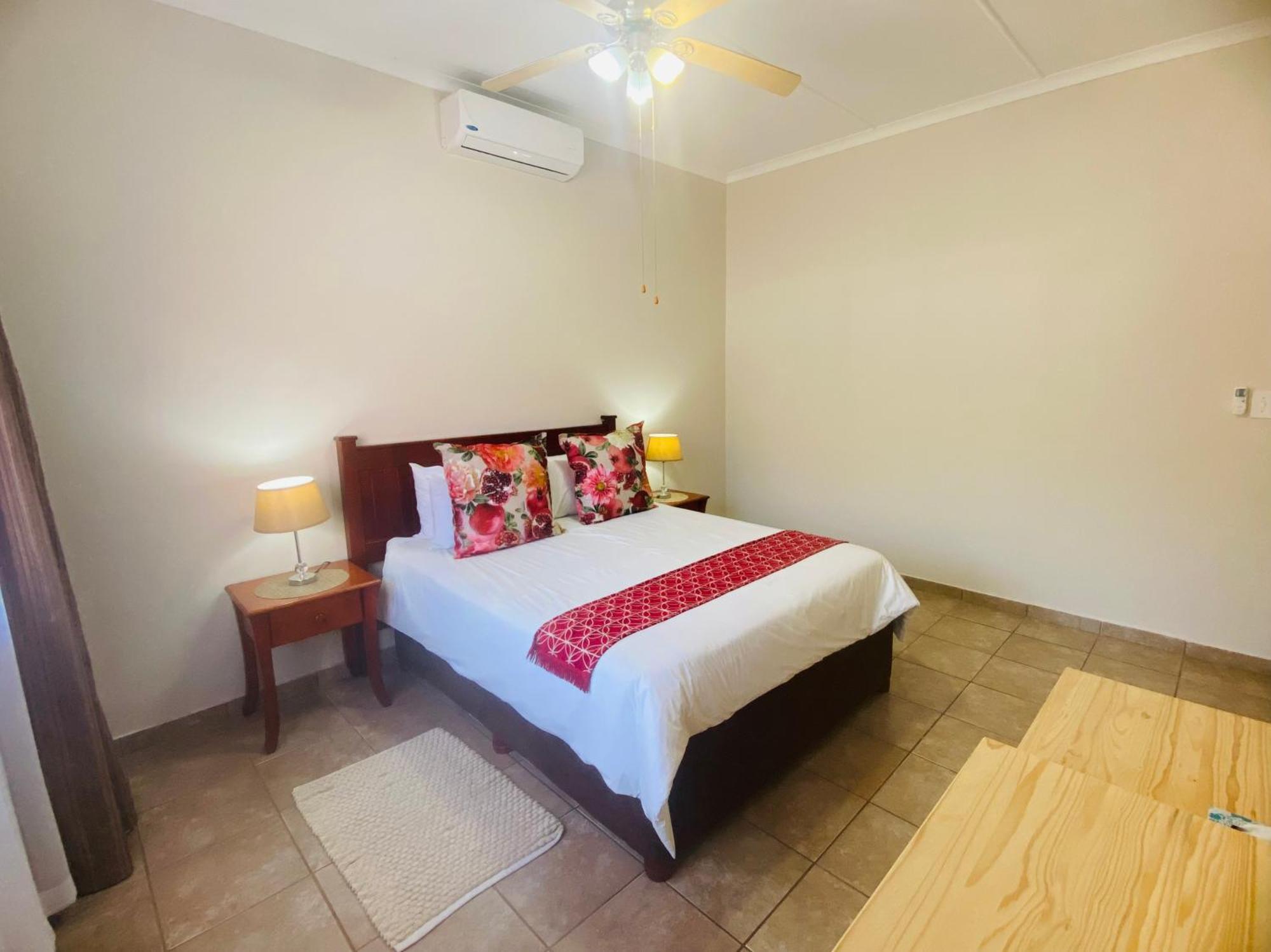 Little Eden St Lucia Apartment Room photo